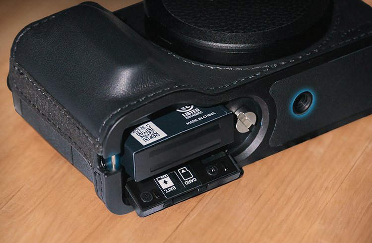 SmallRig for Ricoh GR: Leather Case, Quick-Release Wrist
