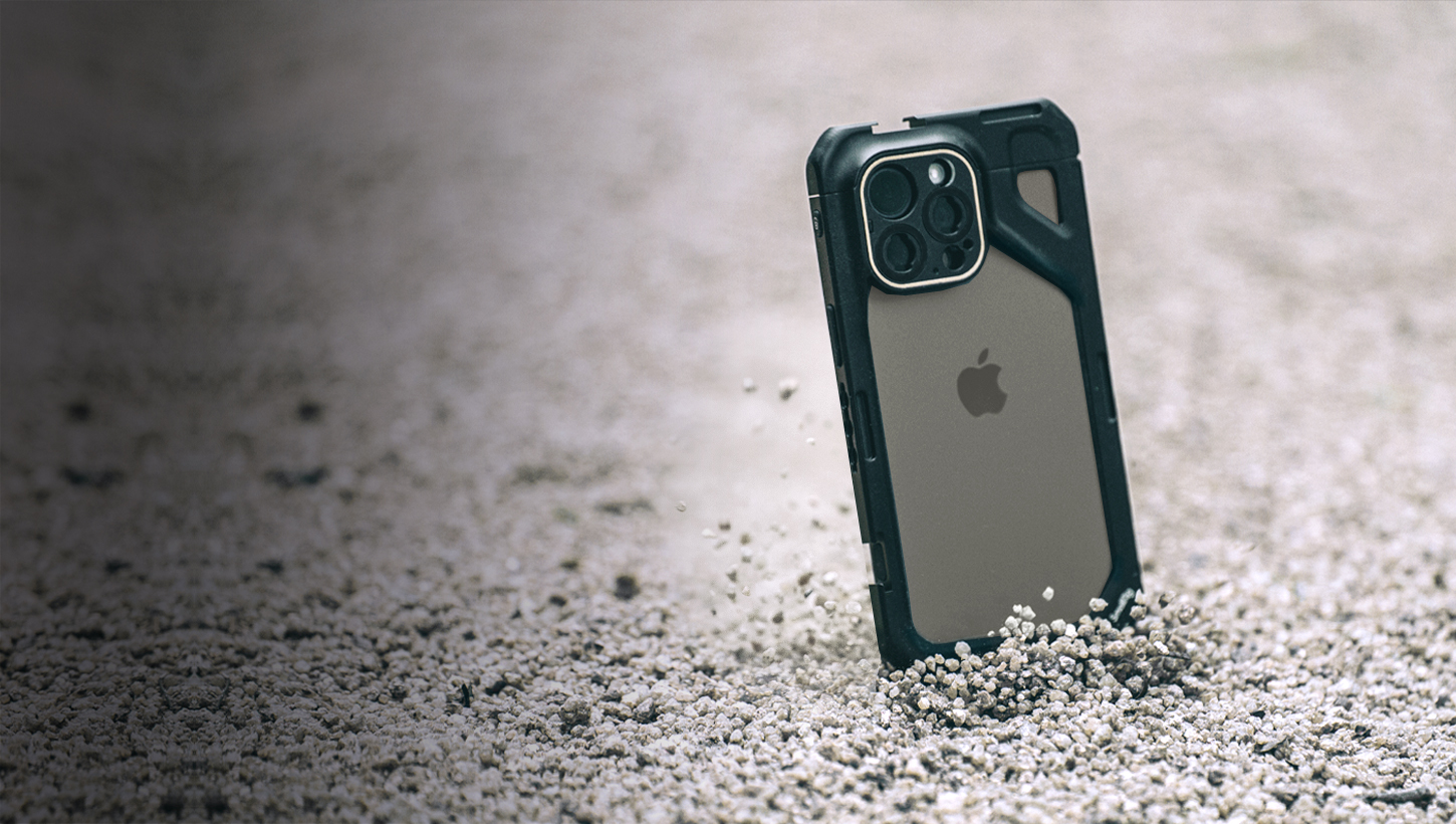 CATEGORY/Phone Rigs/Phone Cages iPhone 15 Pro Video Cage | M-Mount & MagSafe Rig | SmallRig-For Brands:Apple/For Models:iPhone 15 Pro/SKU:4396/Package Weight (kg):0.19/