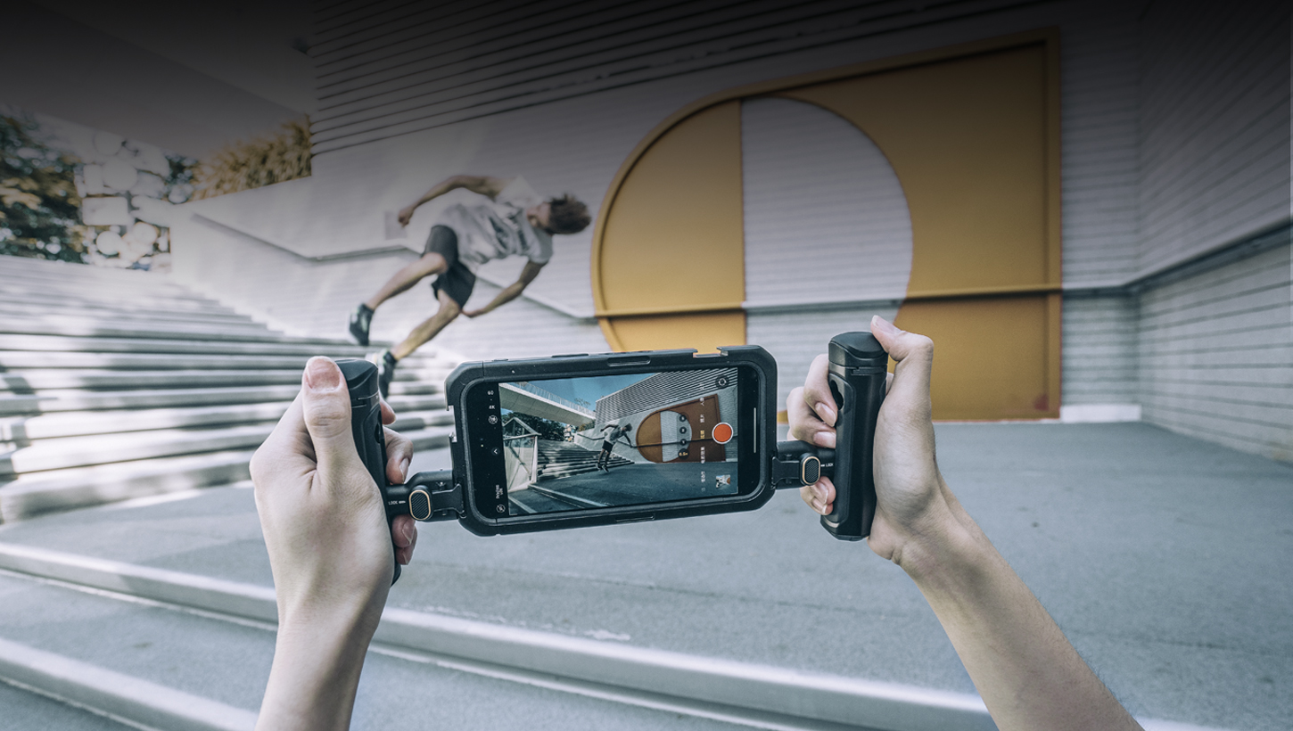 CATEGORY/Phone Rigs/Phone Cages iPhone 15 Pro Video Cage | M-Mount & MagSafe Rig | SmallRig-For Brands:Apple/For Models:iPhone 15 Pro/SKU:4396/Package Weight (kg):0.19/