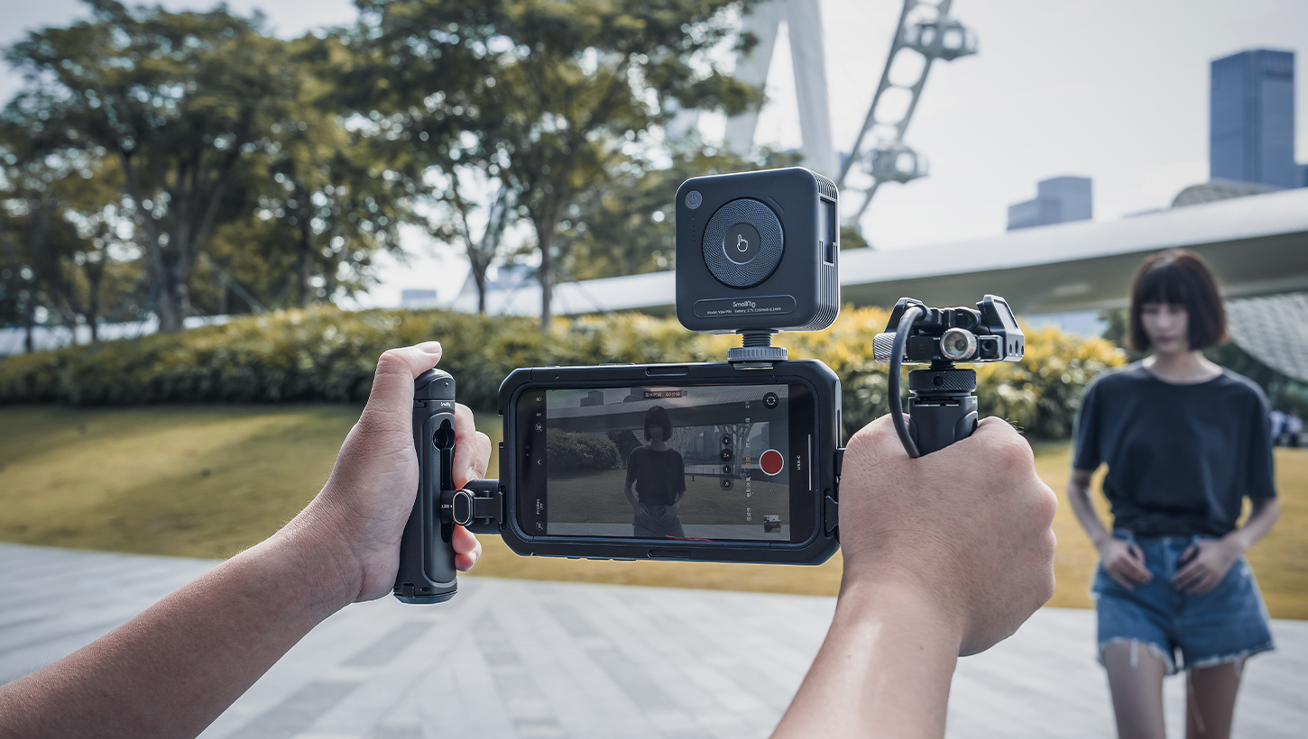 CATEGORY/Phone Rigs/Phone Cages iPhone 15 Pro Video Cage | M-Mount & MagSafe Rig | SmallRig-For Brands:Apple/For Models:iPhone 15 Pro/SKU:4396/Package Weight (kg):0.19/