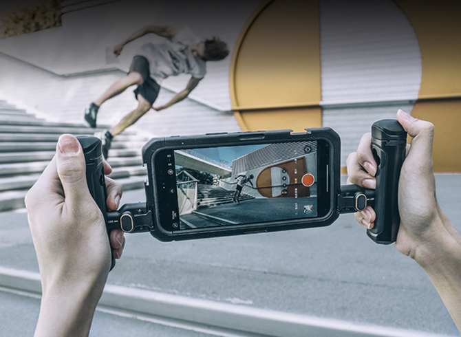 Mobile Video Kit | iPhone 15 Pro Max Dual Handheld | SmallRig