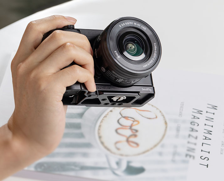 CATEGORY/Camera Cages/Sony ZV-E10 Camera Cage | Anti-Twist | Arca Quick-Release-For Brands:Sony/For Models:ZV-E10/SKU:3531B/