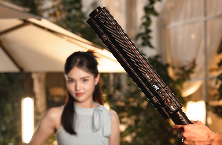 RT25 Tube Light | Portable Bi-Color LED Video Light