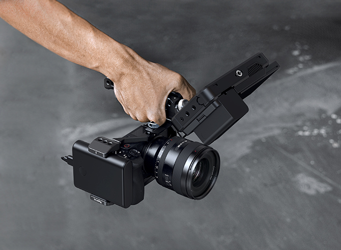 SONY ZV-E1 本体 Smallrigケージと純正バッテリー付 神アイテム】SmallRig ZV-1専用ケージ2938でバッテリー交換が面倒な