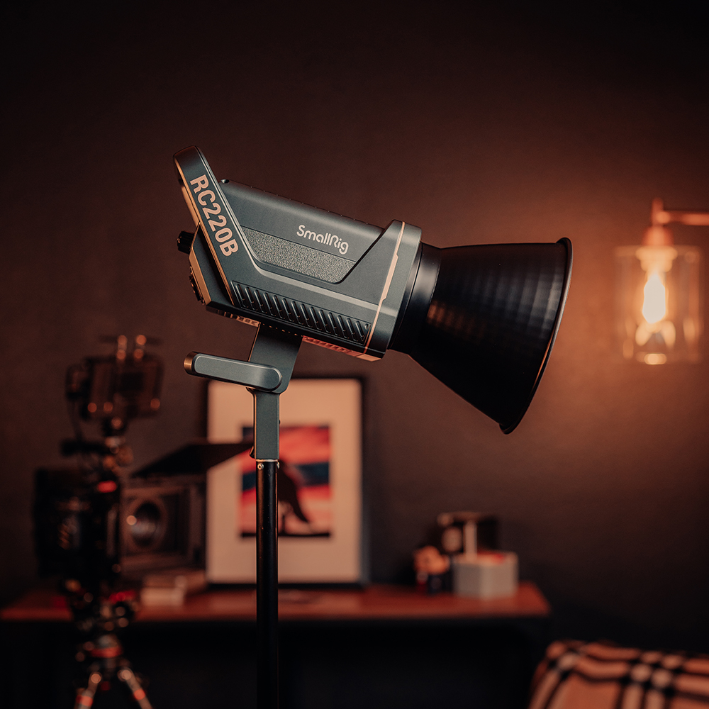 RC 220 Point-Source Video Light RC 220 Point-Source Video Light