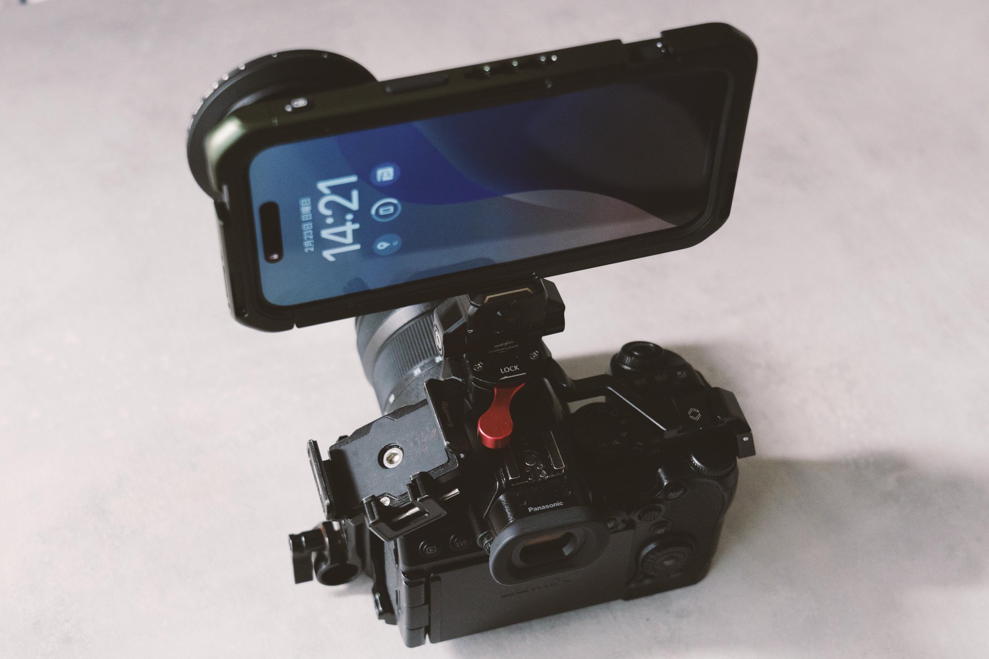 SmallRig x Brandon Li Mobile Video Kit for iPhone 15 Pro Max SmallRig x Brandon Li Mobile Video Kit for iPhone 15 Pro Max