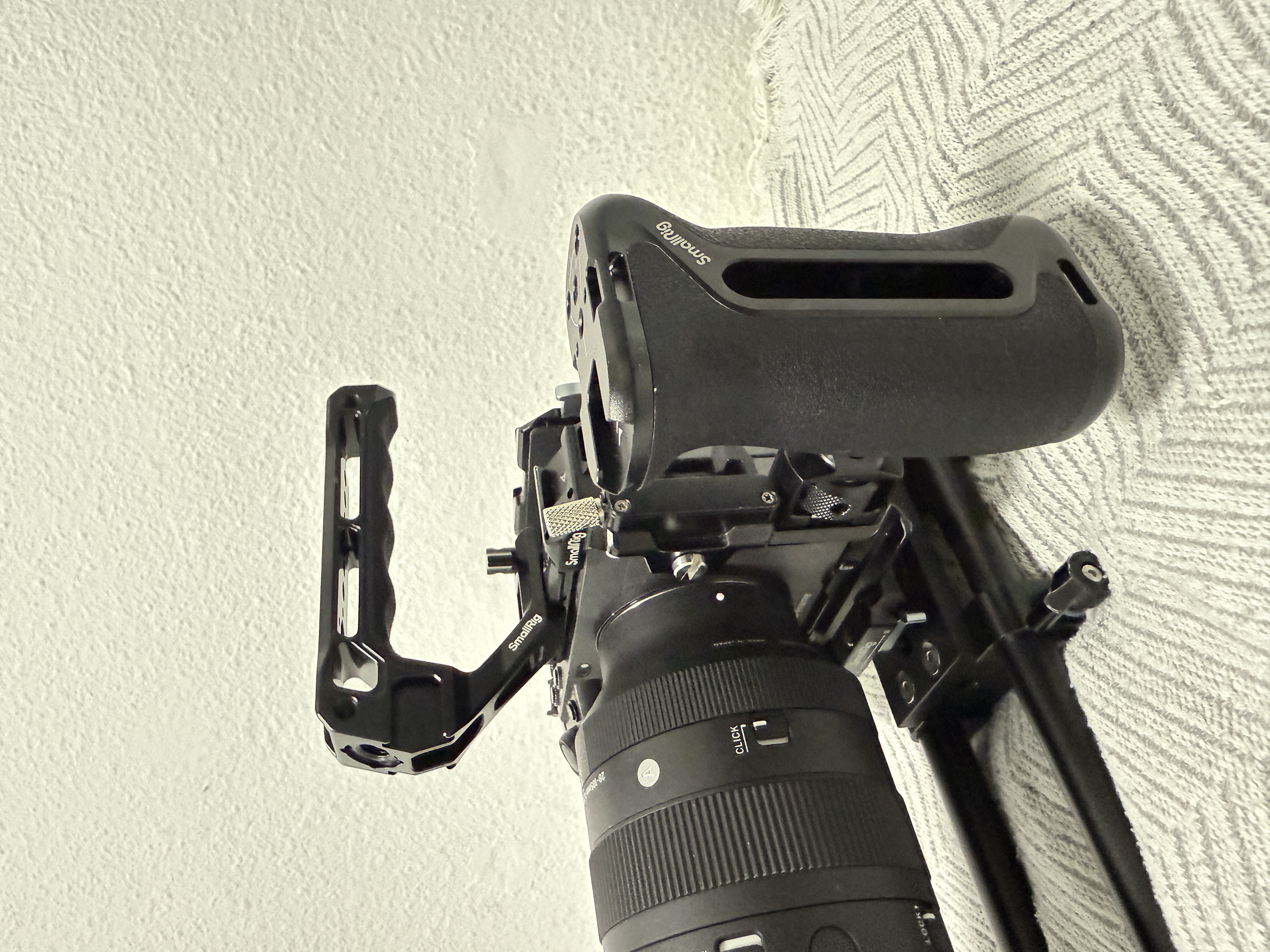 Side Handle with Two-in-One Locating Screw Side Handle with Two-in-One Locating Screw