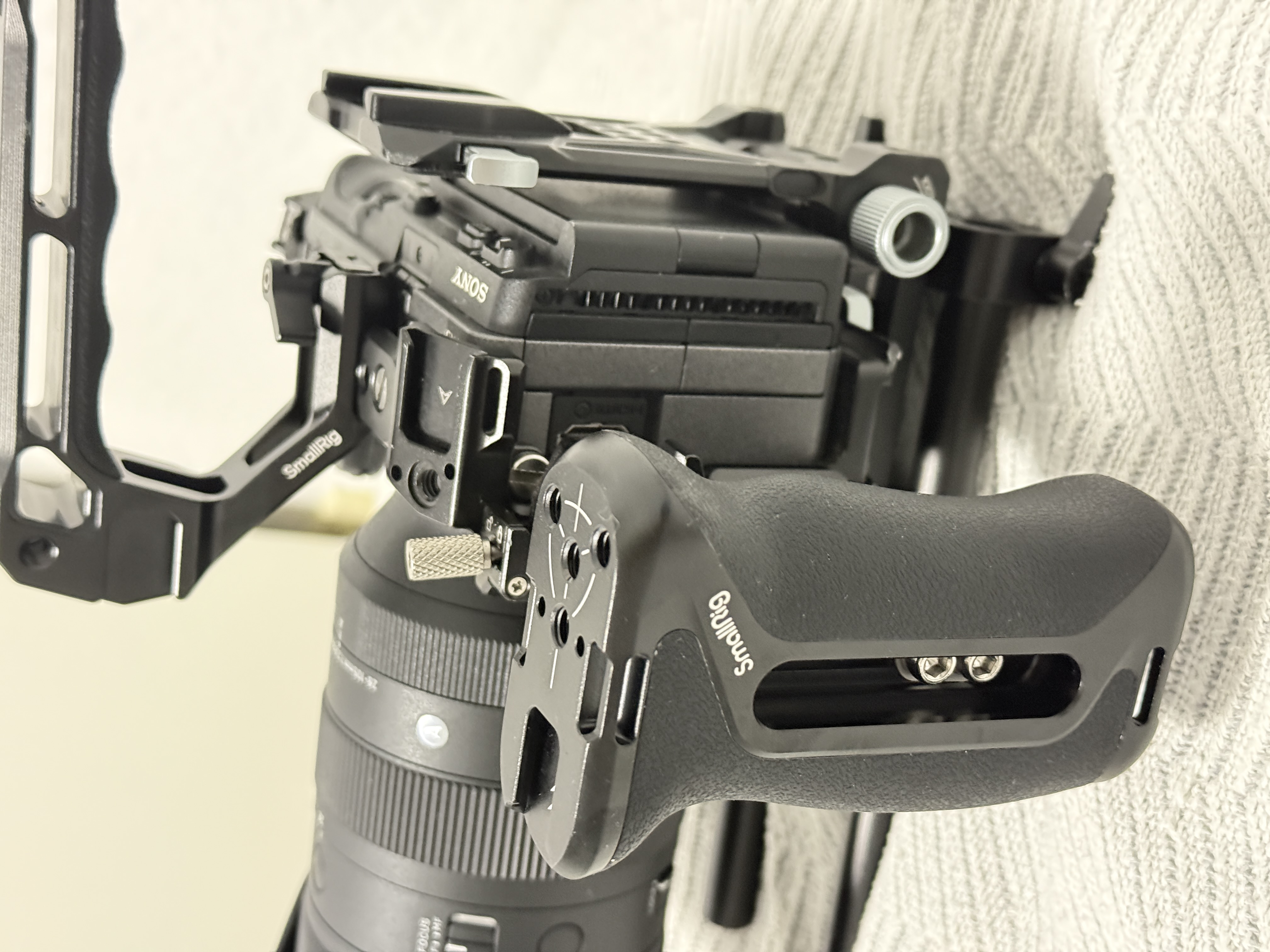 Side Handle with Two-in-One Locating Screw