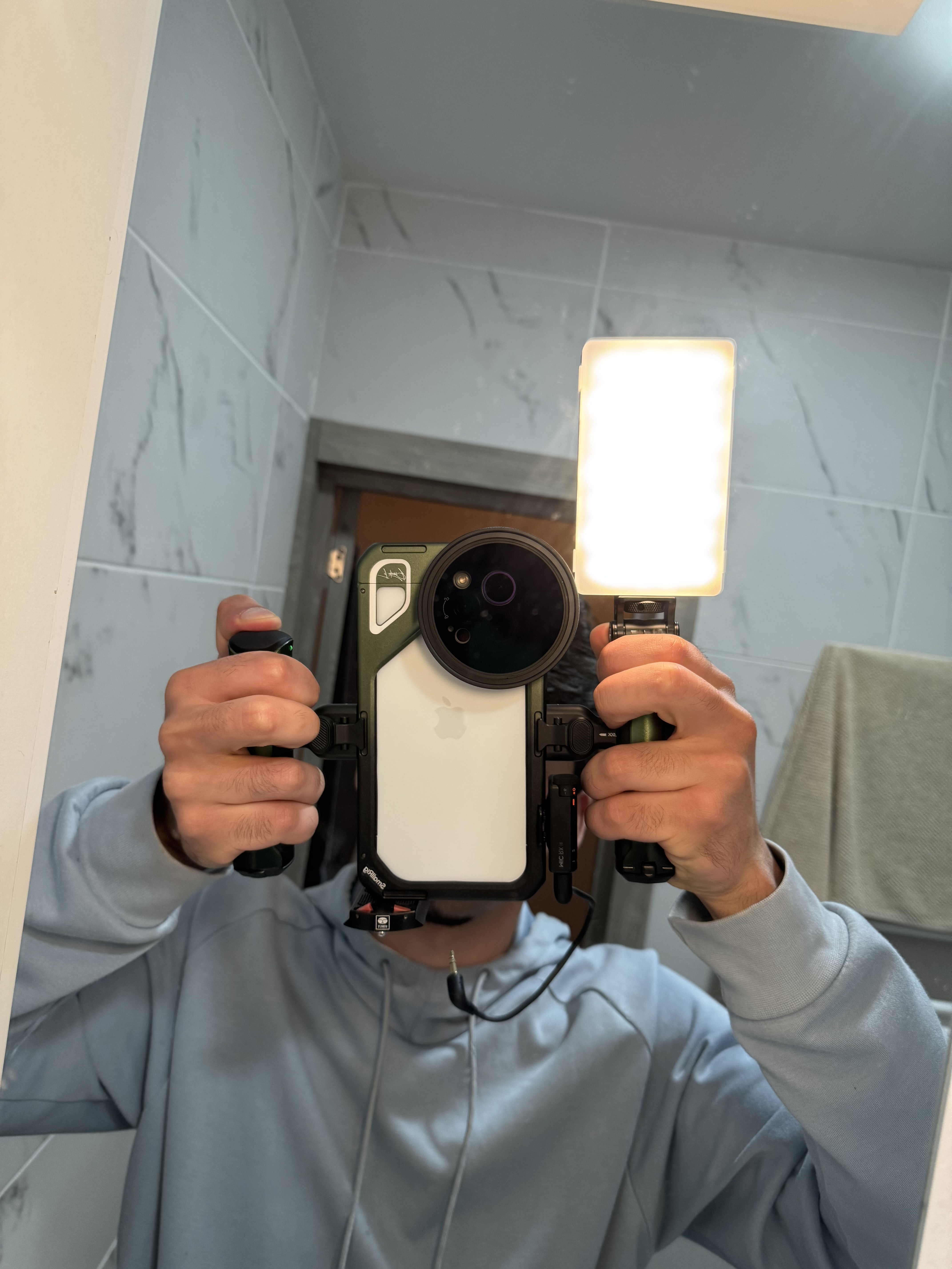SmallRig x Brandon Li Mobile Video Kit for iPhone 15 Pro Max SmallRig x Brandon Li Mobile Video Kit for iPhone 15 Pro Max