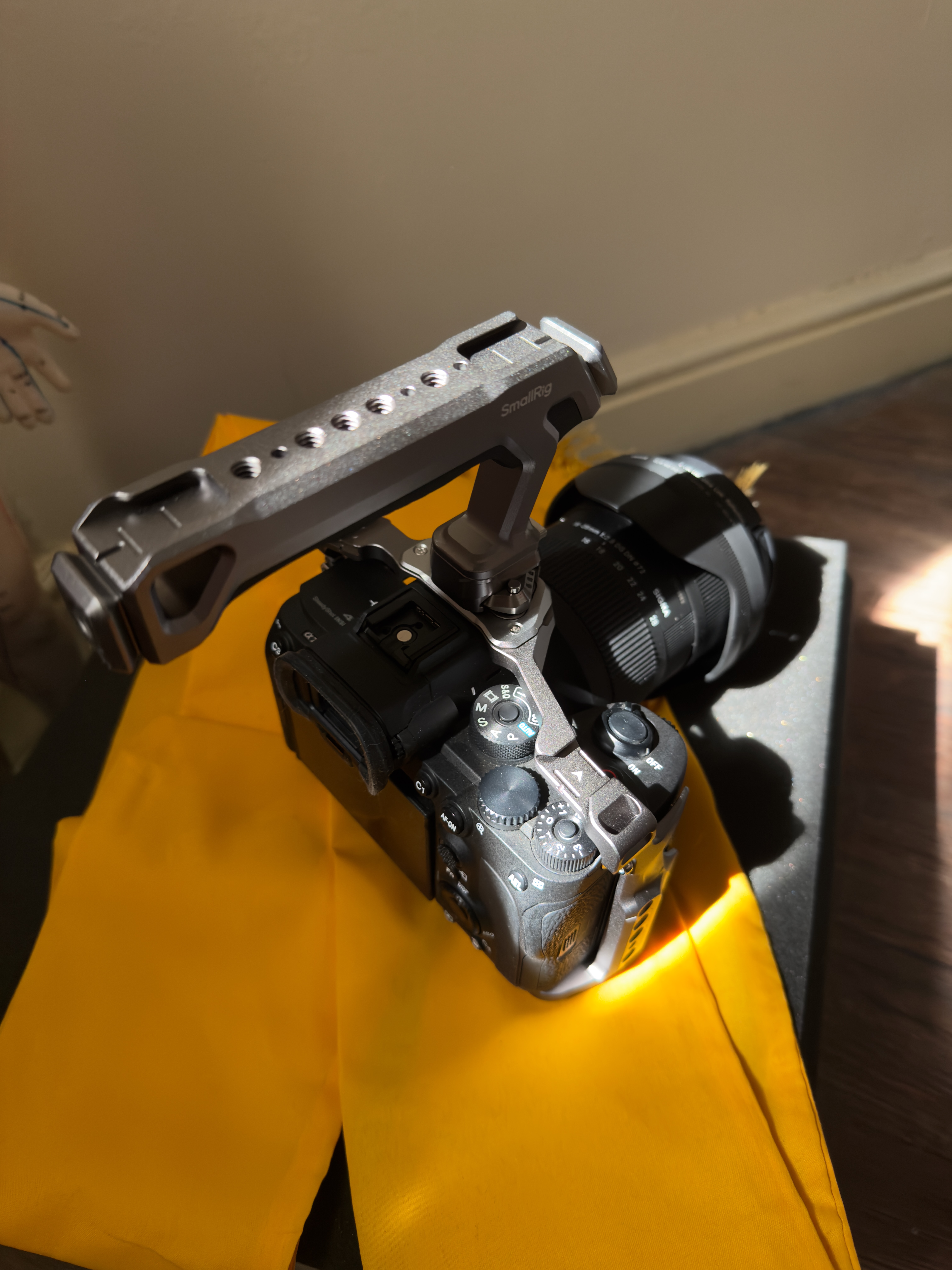 スモールリグ α7R V / α7 IV / α7S III用　HawkLock Amazon.com : SmallRig HawkLock Quick Release Cage Kit for