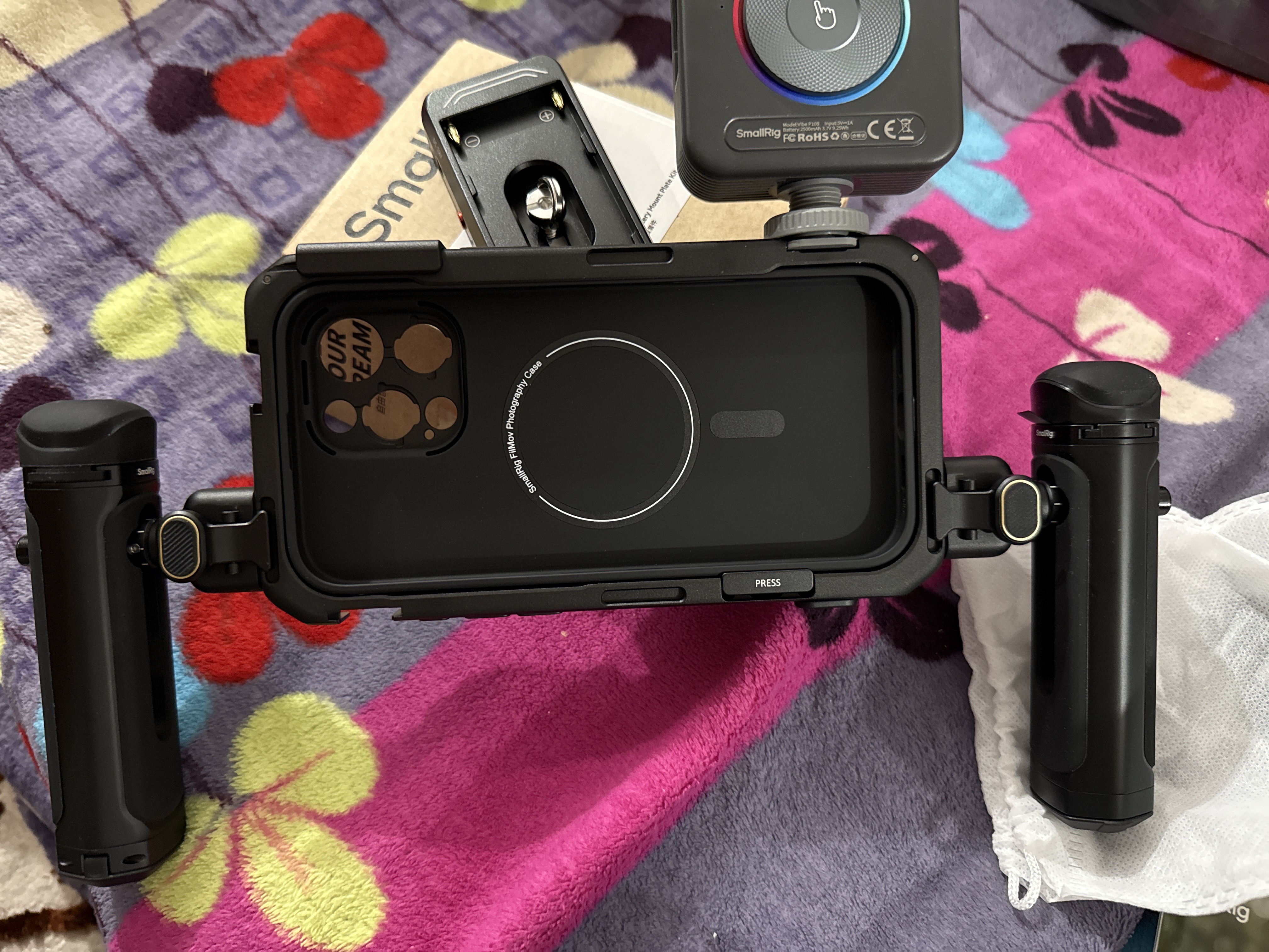 新品 iPhone11ProMax ハンドラー Amazon.co.jp: iPhone 11 Pro Max 手すり チェーン シャックル
