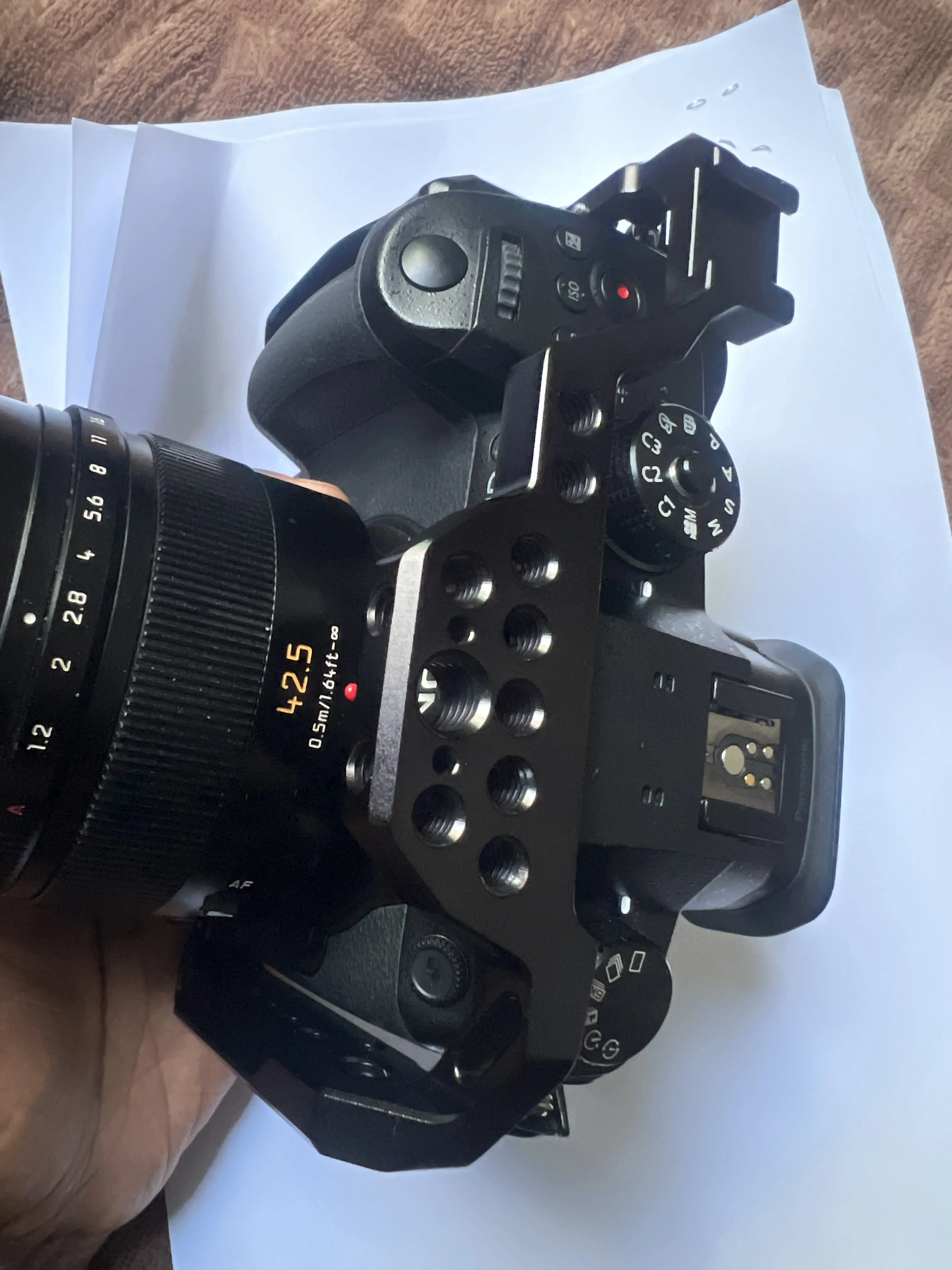 Panasonic DC−GH5 ケージ付 パナソニックGH5用ケージレビュー － Chrosziel vs. Tilta | CineD
