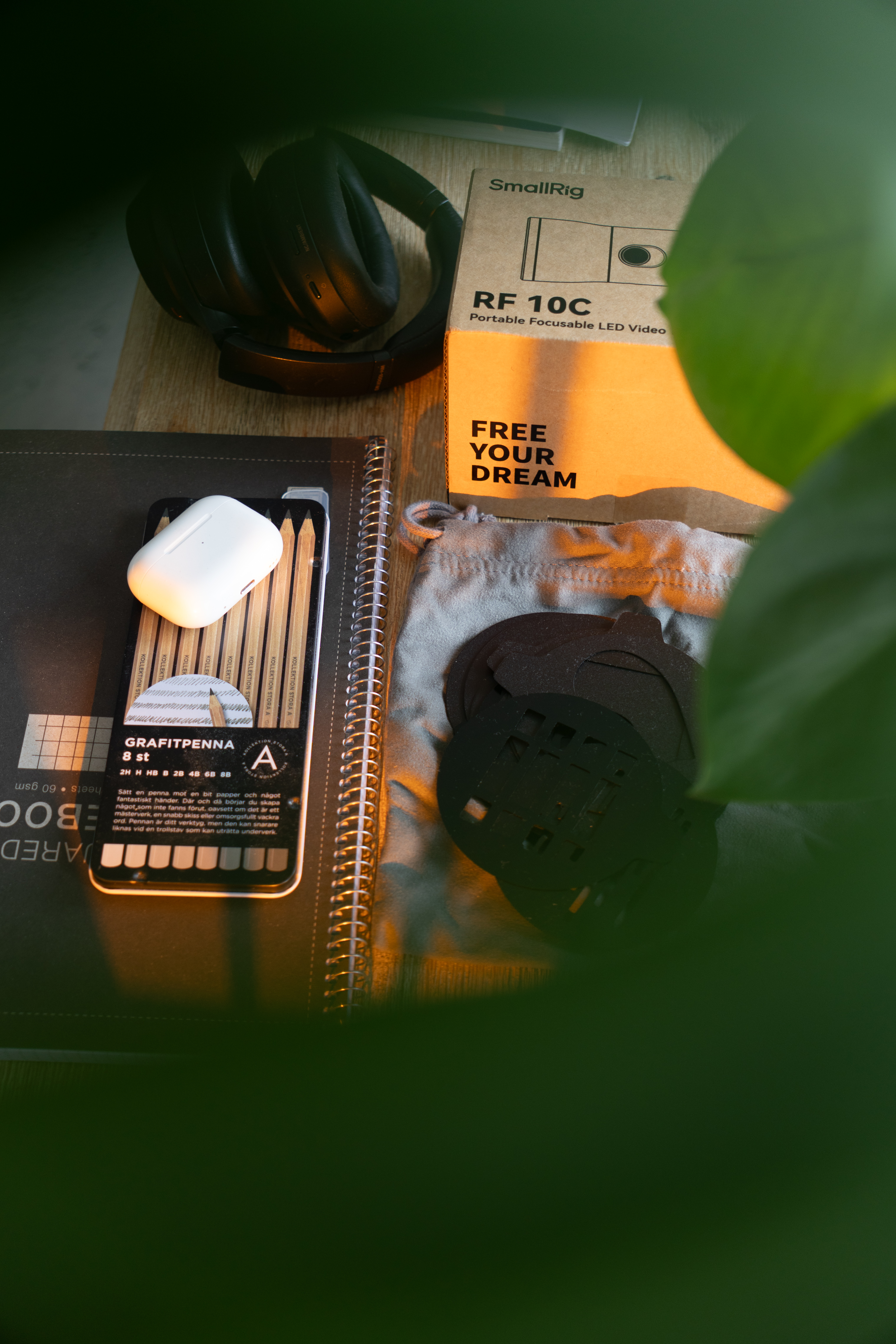 SmallRig RF 10C LEDビデオライト SmallRig RF 10C Portable Hand Focusable LED Video Light with