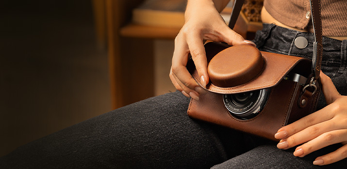 Kategori/Kamera Taşıma Kafesleri/FUJIFILM X-E5 / X100VI i&ccedil;in FUJIFILM Deri Saklama &Ccedil;antası - Markalar: FUJIFILM / Modeller: X-E5, X100VI / &Uuml;r&uuml;n Kodu: 5987