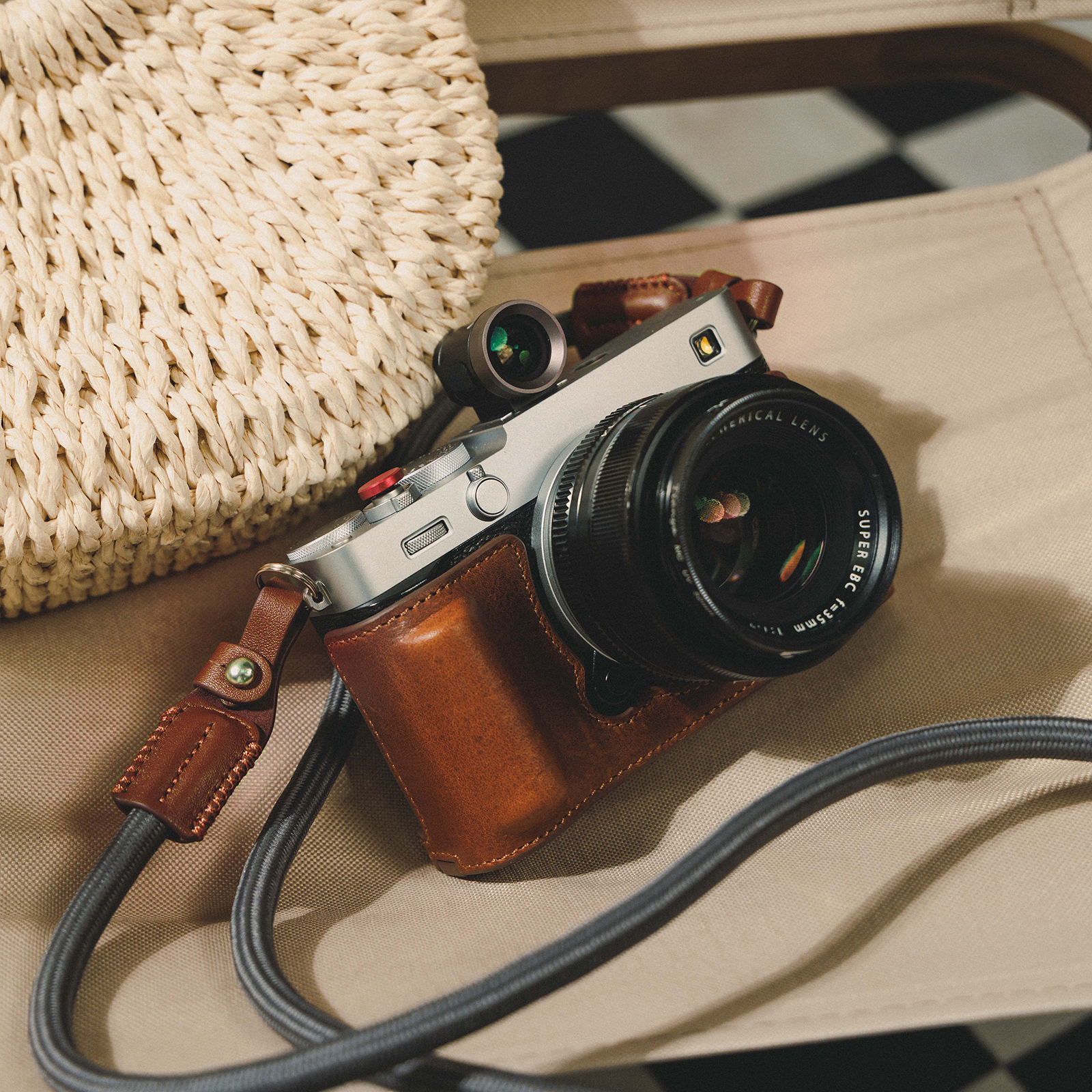 カテゴリ/カメラケージ/FUJIFILM X-E5 Camera Half Case | Leather, Grip | Black, Brown-メーカー名:FUJIFILM/対応モデル:X-E5/商品ID:5449/