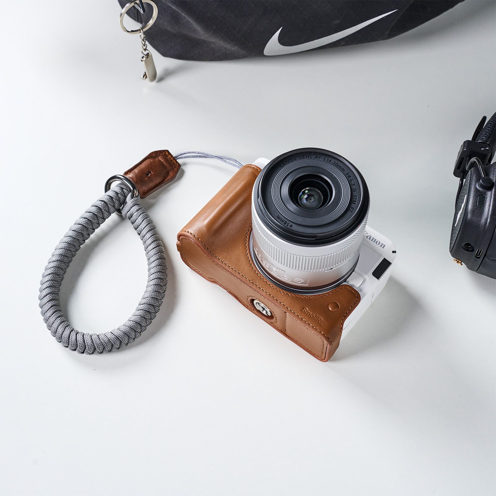 Canon EOS R50 V用レザーハーフケースキット