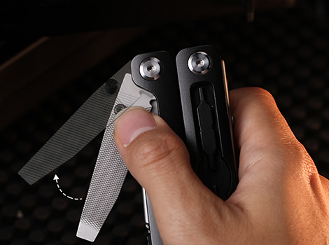 Multitool, 17 In 1 Opvouwbare Roestvrijstalen Multifunctionele Tang Multitool Multitool Als Knipper Flessenopener En Sleufschroevendraaier Met 11 Schroevendraaierbits En Beschermhoes P 010746620823