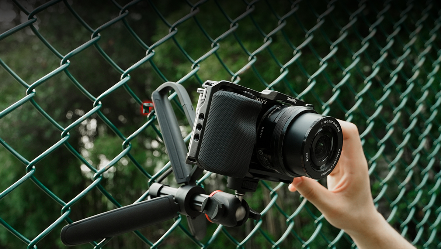 Category/Tripods/Vlogging Tripods Carabiner Video Tripod | 3-in-1 Mantis Hook | SmallRig-SKU:5285B/